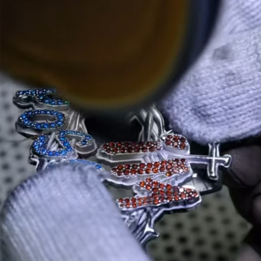 I’M POSSIBLE Crown of Thorns Iced Pendant
