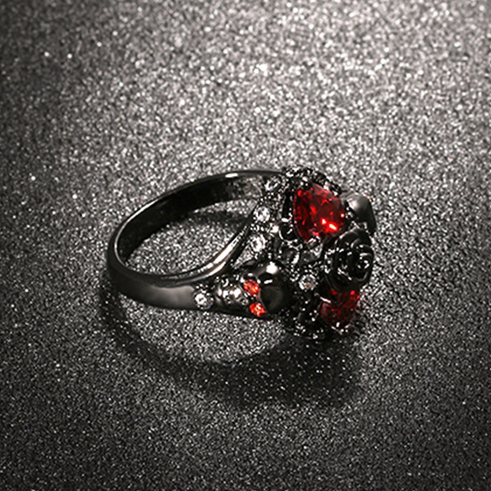 Anel de casamento gótico de diamante e crânio de prata para mulheres