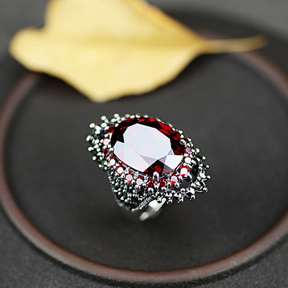 925 Sterling Silver Vintage Retro Ring with Oval Red/Blue Cubic Garnet Gothic ring for Women